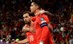 媒体人：葡萄牙无法赢得世界杯 C罗征服了英西意而梅西没有